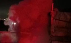 Malatya’da Seyir halindeyken aniden alev alan tır küle döndü