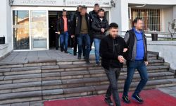 Nevşehir’de kendilerini polis ve savcı olarak tanıtarak 8 Milyonluk vurgun yaptılar