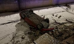 Kayseri’de otomobil 5 metrelik kanala uçtu