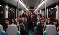 Tramvayda size çarpan özür diliyor mu?