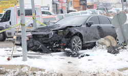 Sanayi Kavşağında feci çarpışma: 2 kişi yaralandı