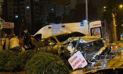 Adana’da minibüs ile otomobil çarpıştı! 4 yaralı