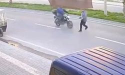 Adana’da motosiklet yayaya çarptı! 1 yaralı