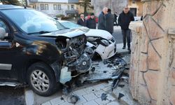 Buzlu camla trafiğe çıktı! Kazaya neden oldu: 2 yaralı