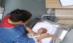 5 günlük bebeğe şiddet uygulayan hemşireden pes dedirten savunma!