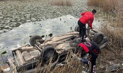 Gölete uçan otomobilin sürücüsü hayatını kaybetti!