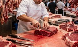 Kasaplar marketlerdeki indirimli ete mi göz dikti? Vatandaş alamadan yok oluyor