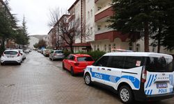 Eşini bıçaklayarak ağır yaralayan şahıs Niğde’de kaza yapınca yakalandı