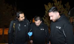 Kayseri’de cep telefonunu satan kişileri sahte altınla dolandırdılar