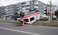 Niğde'de ambulans kazası! 3 sağlıkçı yaralandı