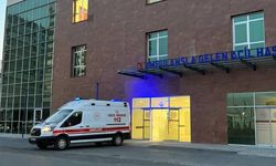 Niğde'de otomobil ve tır çarpıştı: 4 yaralı