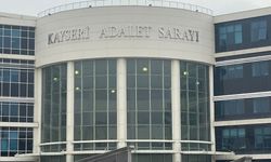 Talas’taki korkunç cinayetin ilk duruşması başladı: ’Kapıcı benden faydalandı, bıçakla öldürdüm’