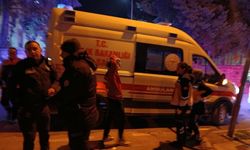 Gençler arasında kanlı gece: Bıçaklar çekildi, 3 yaralı!