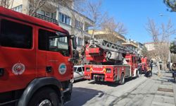 Kayseri Fevzi Çakmak’ta 4 katlı binada yangın çıktı