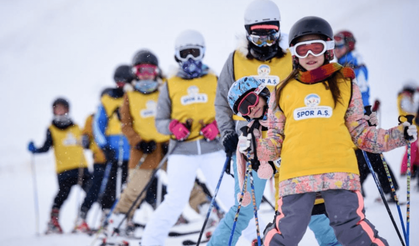 Erciyes’te sömestir coşkusu: Kayak ve snowboard eğitimi başladı!