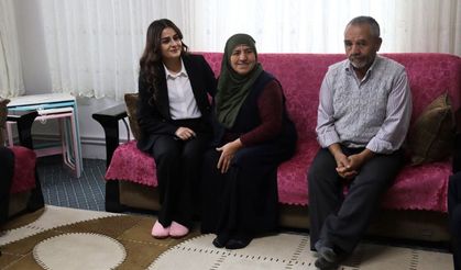 Kayseri’nin tek kadın kaymakamı göreve başladı! Bakın ilk nereyi ziyaret etti