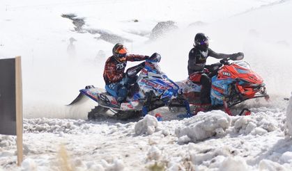 Kayseri'de nefesler tutuldu! Erciyes'te Şampiyonanın ilk günü sona erdi!