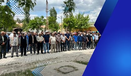 Tomarza’da kene kabusu sürüyor: Cenaze namazı sağlık ekiplerinin gözetiminde kılındı!