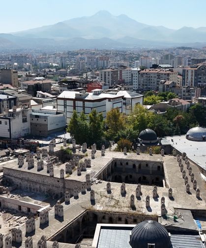 Cuma Hutbesinde FETÖ ve dini istismar uyarısı: İki kez ısırılmaz!