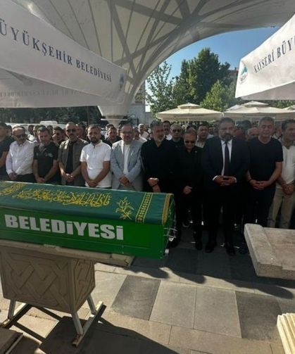 İYİ Partili Sedat Kılınç'ın kardeşi son yolculuğuna uğurlandı!