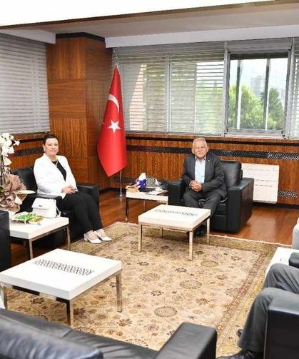 Başkan Büyükkılıç’a yoğun ziyaretçi trafiği