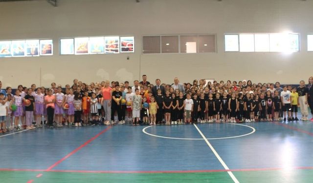 Kabakcı İncesu’da Yaz Spor Okullarını Ziyaret Etti