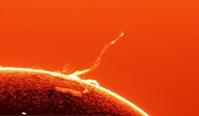 Devasa Büyüklükteki Güneş Patlamalarının İlki Görüntülendi