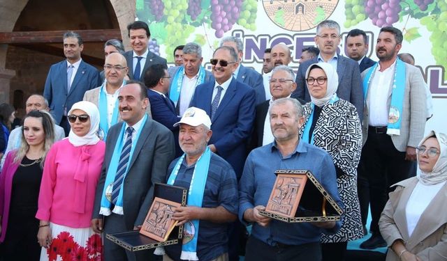 Bakan Özhaseki ve Vali Çiçek İncesu Üzüm Festivali'ne Katıldı