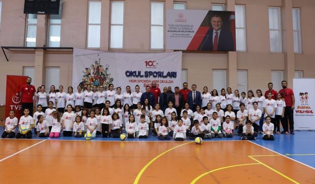 Kayseri'de ‘Fabrika Voleybol Okulu' Açıldı