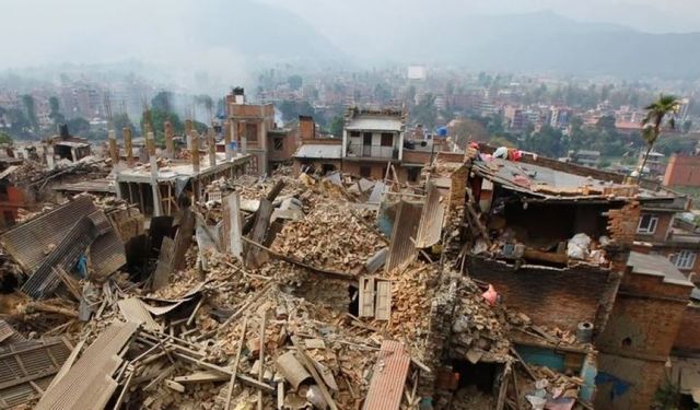 Nepal’de 6.4 Büyüklüğünde Deprem: 137 Ölü