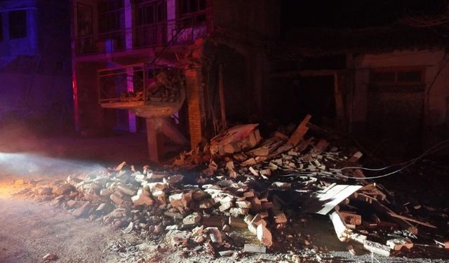 Çin’de 6.2 Büyüklüğünde Deprem: 118 Ölü