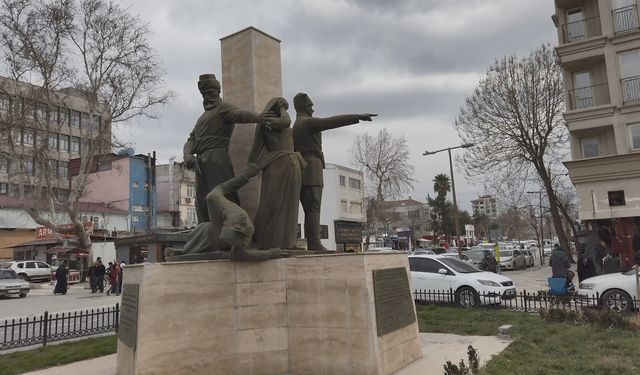  Kurtuluş Nedeniyle Valilik Ruhsatlı Silah Taşımayı Da Yasakladı 