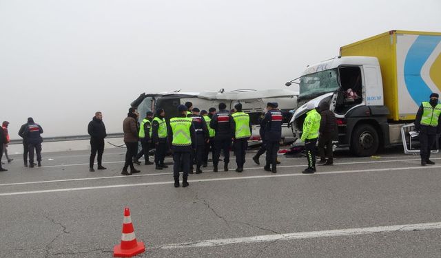 Malatya-Kayseri Karayolunda Feci Kaza: Otobüs Kazasıyla İlgili Soruşturma Başlatıldı