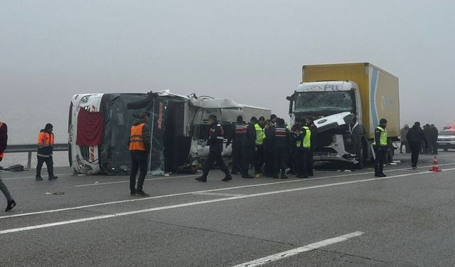 Kayseri-Malatya Karayolunda Yolcu Otobüsü Devrildi: 4 Ölü, 36 Yaralı