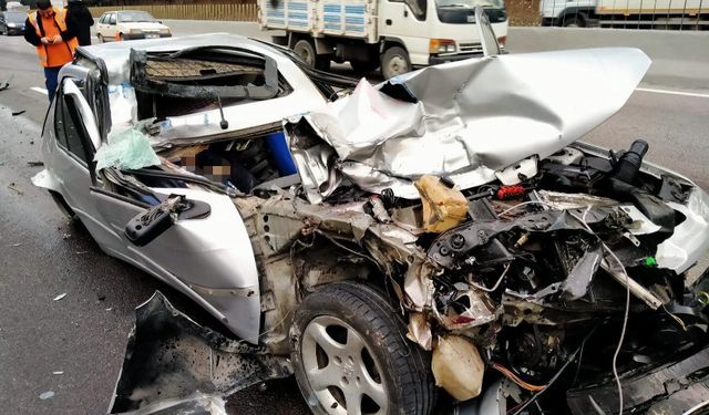 Memleketlerine Giden Polis Memurları Otoyolda Kaza Yaptı: 1 Ölü, 1 Yaralı