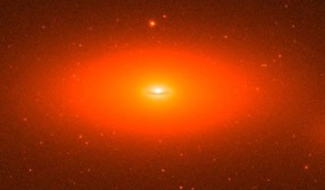 Evrendeki en büyük kara delik bulundu!