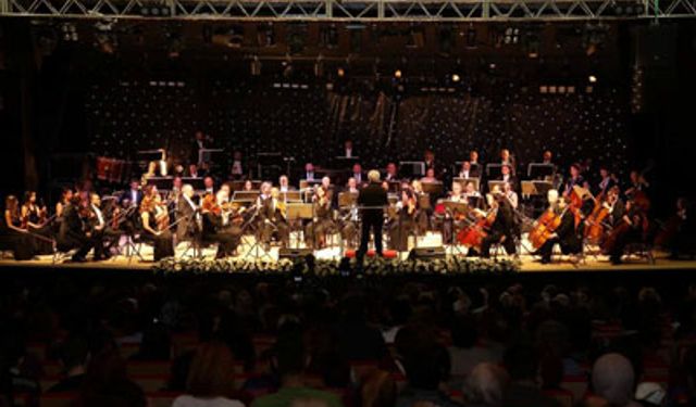 Cumhurbaşkanlığı Senfoni orkestrası Kayseri'yi büyüledi