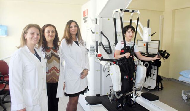 11 Yaşındaki Seymen, Robotik Yürüme Cihazıyla Yürümeye Başladı