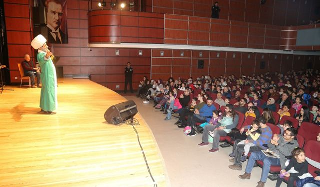 Çocuklar Tiyatro İle Buluşmaya Devam Ediyor