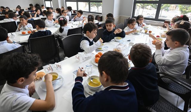 Okullarda Çorba Ve Meyve Günü Etkinliği Başladı