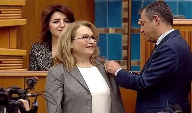 İyi Parti’den CHP’ye Geçen Milletvekili Sibel Yanıkömeroğlu, Tartışmaları Büyüyor!