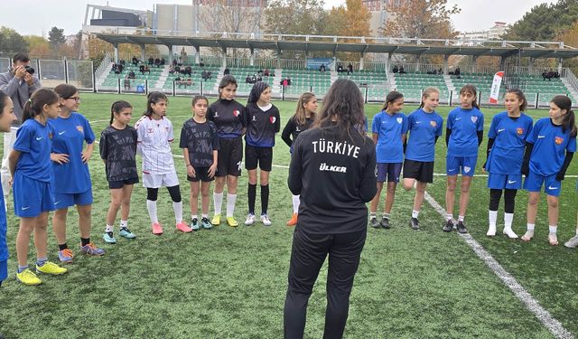 Kayseri'de genç kızlar milli takım seçmeleri yapıldı!