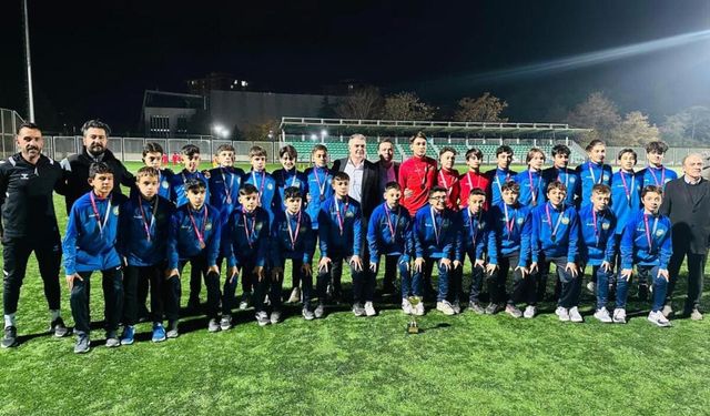 Talas Belediyespor 'un gençleri Adana grubunda
