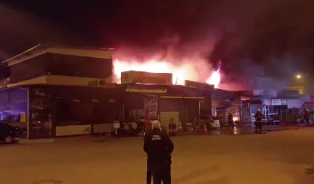 Kadın esnafın iş yerini benzin döküp yaktılar! 2 kişi tutuklandı