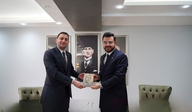 Kayseri'de AK Parti'den MHP'ye ziyaret! Cumhurbaşkanı Erdoğan ayrıntısı dikkat çekti