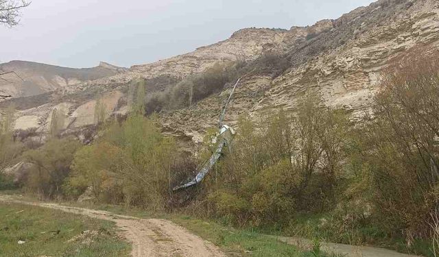 Kayseri yolunda feci kaza! Tır 70 metreden yuvarlandı