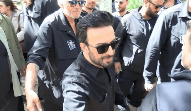 Annesinin cenazesinde Tarkan'dan imamın teklifine dikkat çeken yanıt!