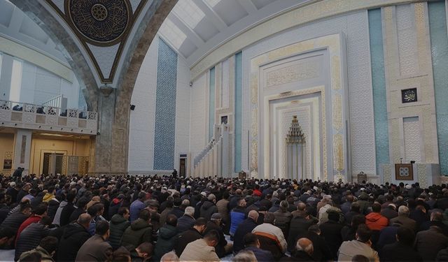 2 Mayıs Cuma Hutbesi'nin konusu dikkat çekti!