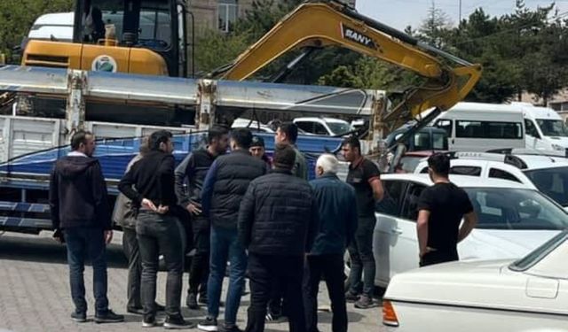 Kamyonun freni boşaldı 4 araca çarptı!