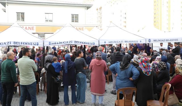 Kayseri'de muhtar başkanı bulunca sözleri aldı! Hem okul hem park